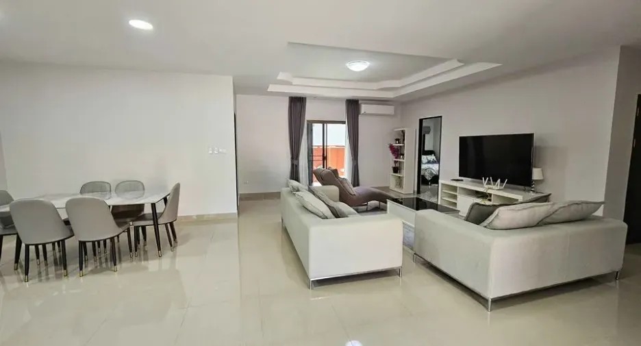 出租 4 卧室 独立屋 在 Bang Lamung, Chon Buri