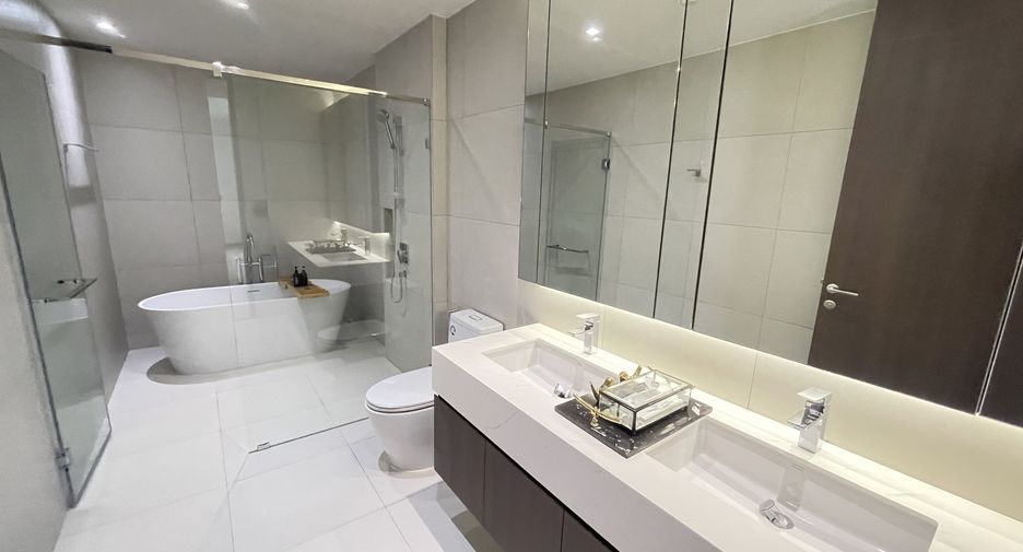 Apartamento en alquiler de 3 habitaciones en Khlong Toei, Bangkok