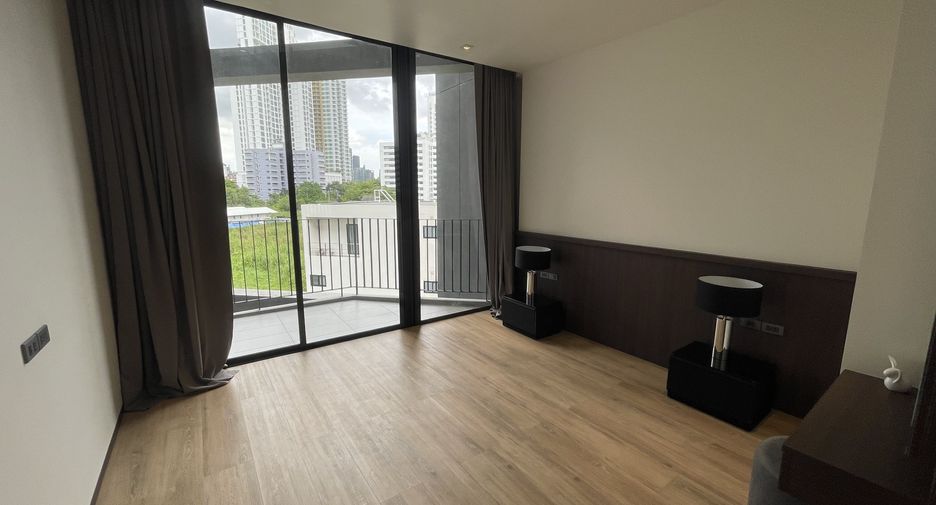 Apartamento en alquiler de 3 habitaciones en Khlong Toei, Bangkok