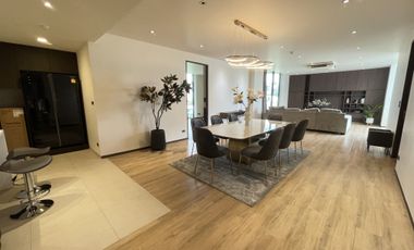 For rent 3 bedrooms apartment in Khlong Toei, Bangkok