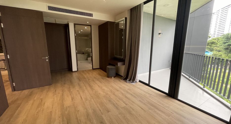 Apartamento en alquiler de 3 habitaciones en Khlong Toei, Bangkok