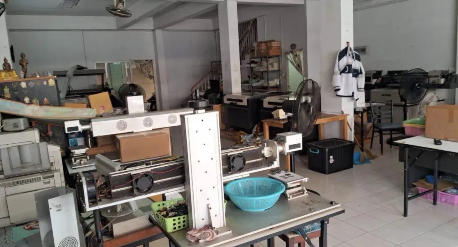 À vendre 4 chambres local commercial à Bang Kruai, Nonthaburi