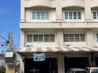For sale 4 bedrooms retail Space in Bang Kruai, Nonthaburi