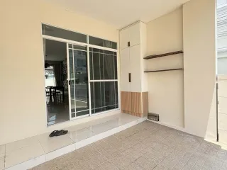 出租 3 卧室 联排别墅 在 Mueang Nonthaburi, Nonthaburi