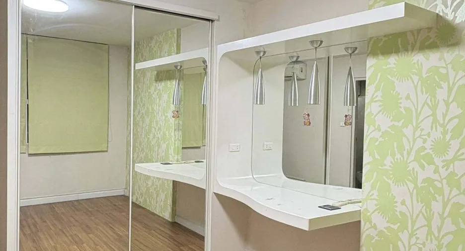 For rent 3 bedrooms townhouse in Mueang Nonthaburi, Nonthaburi