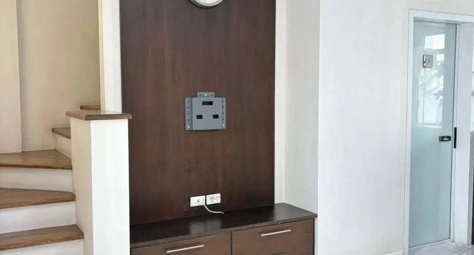For rent 3 bedrooms townhouse in Mueang Nonthaburi, Nonthaburi