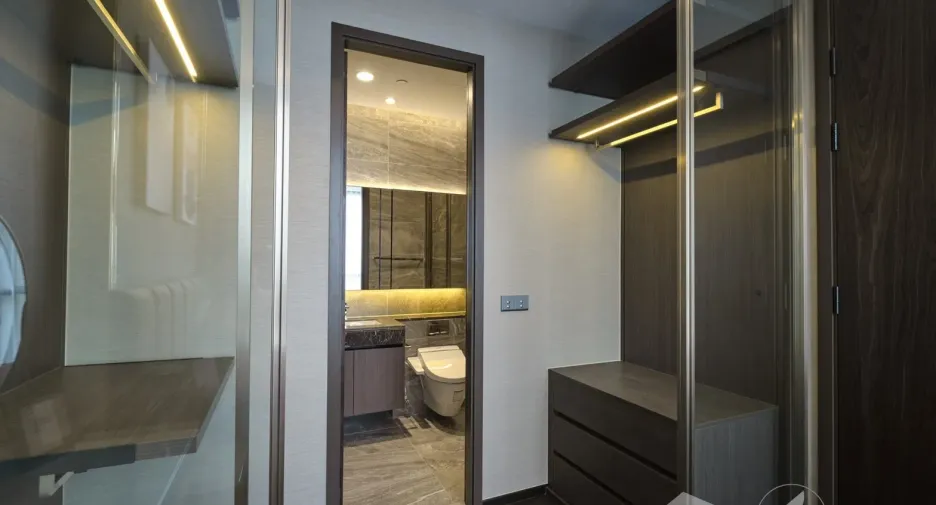 For rent 1 bed condo in Khlong Toei, Bangkok