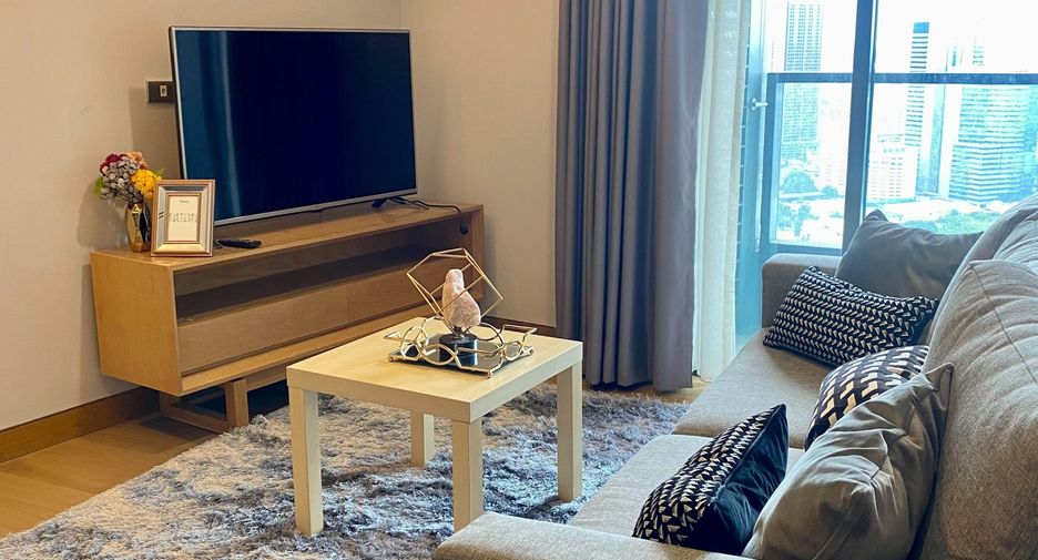 For rent 2 bedrooms condo in Khlong Toei, Bangkok