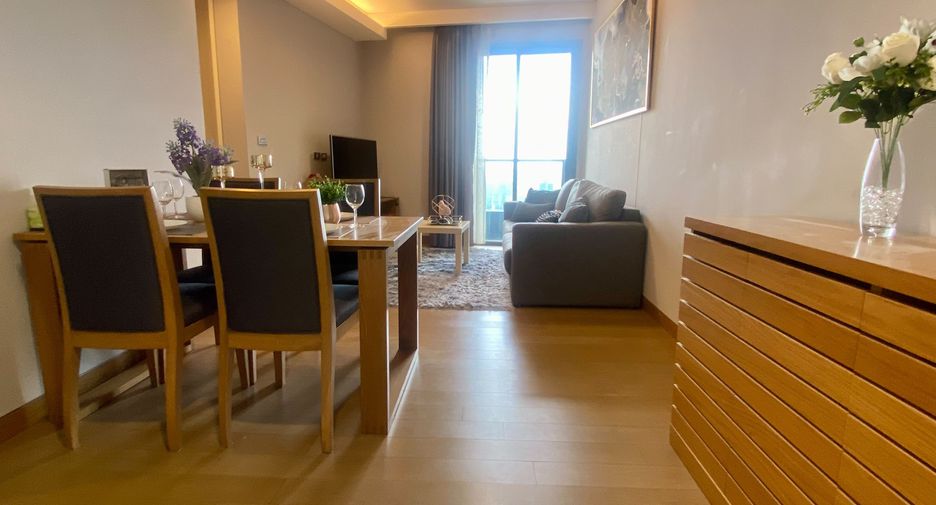 For rent 2 bedrooms condo in Khlong Toei, Bangkok