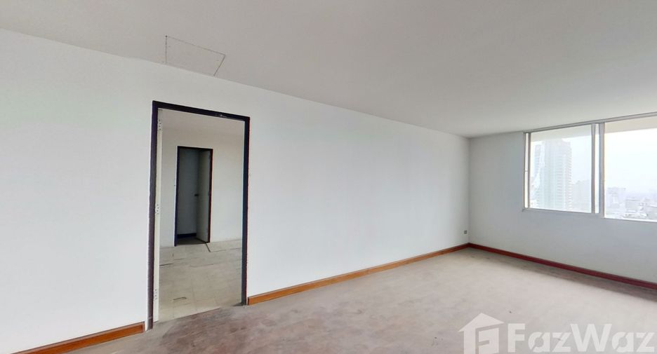 For sale 3 bedrooms condo in Watthana, Bangkok