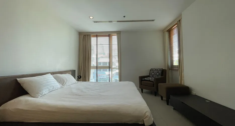 For rent 2 bedrooms condo in Sathon, Bangkok