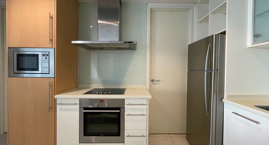 Condo en alquiler de 2 habitaciones en Sathon, Bangkok
