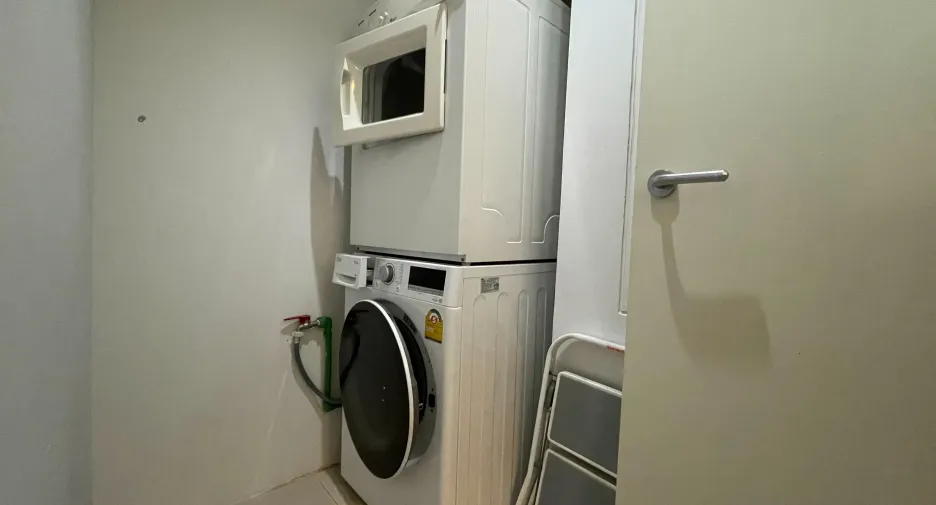 For rent 2 bedrooms condo in Sathon, Bangkok