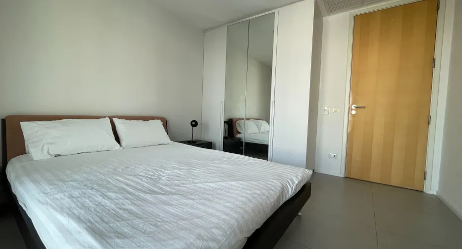 For rent 2 bedrooms condo in Sathon, Bangkok