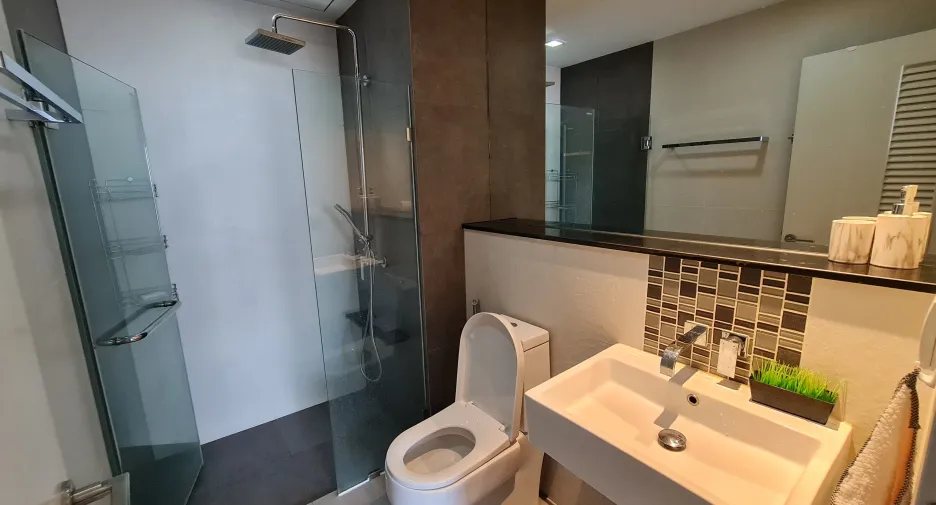 Wohnung zur Miete mit 1 Zimmer in Khlong San, Bangkok