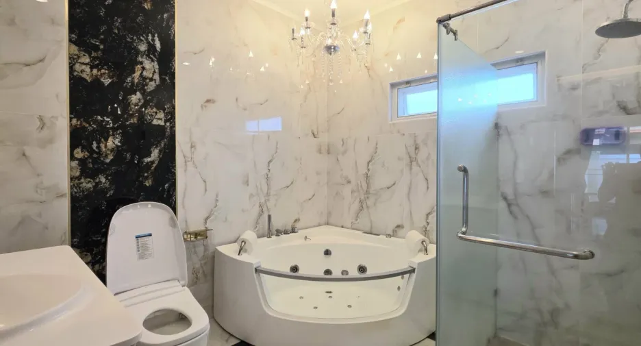 For rent 3 bedrooms villa in Huay Yai, Pattaya