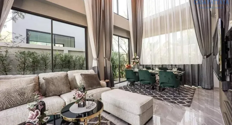 For sale 4 ベッドルーム villa in Huay Yai, Pattaya