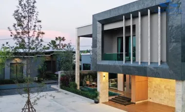 À vendre 4 chambres villa à Huay Yai, Pattaya