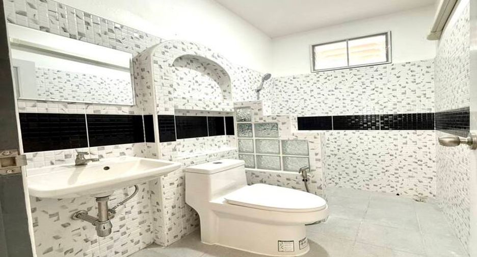 À vendre 3 chambres maison à Sattahip, Chonburi