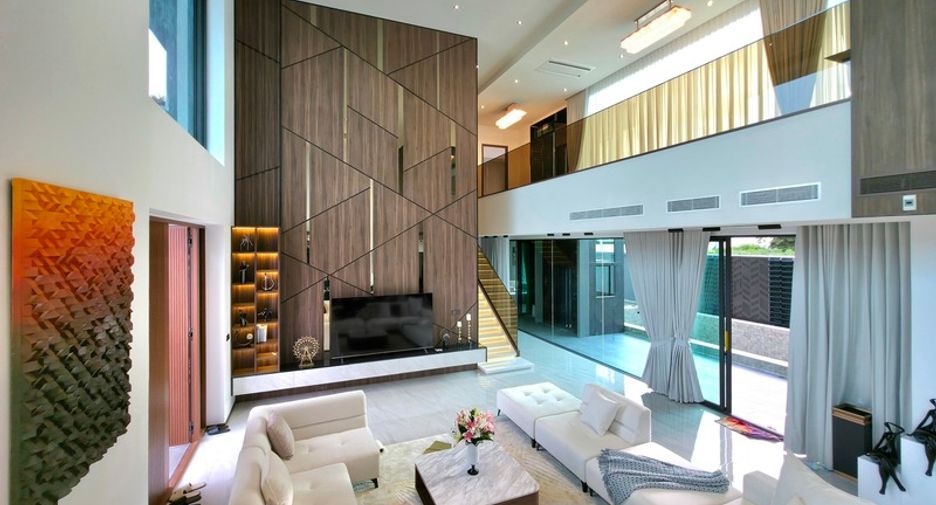 À vendre 5 chambres villa à Bang Lamung, Chonburi