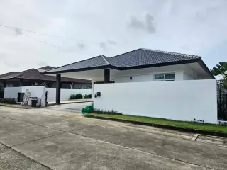 Haus zum Kauf mit 3 Zimmer in Bang Lamung, Chonburi