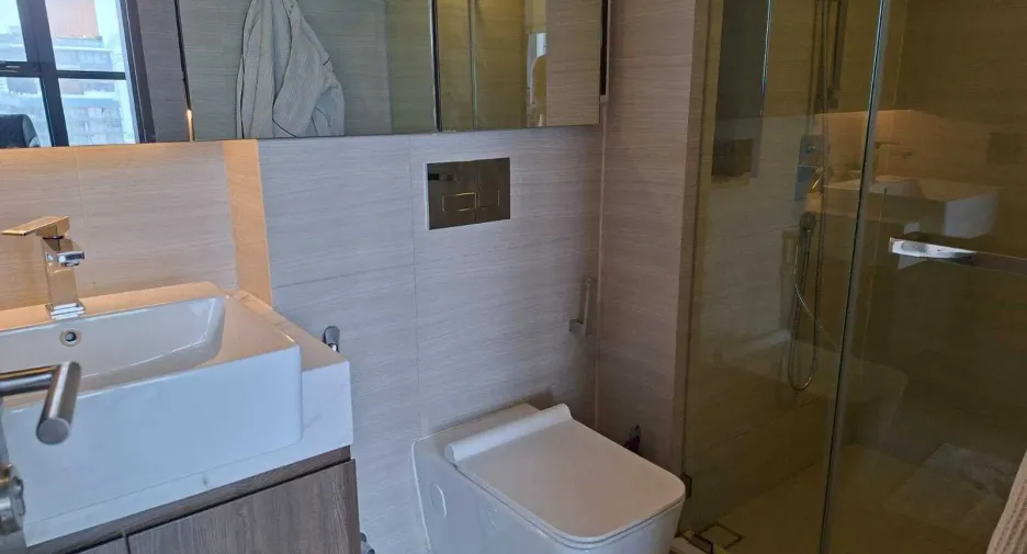 For rent 1 bed condo in Watthana, Bangkok