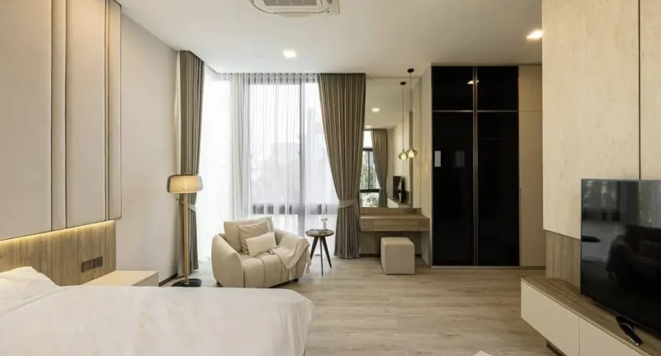 For sale 4 bedrooms house in Saphan Sung, Bangkok