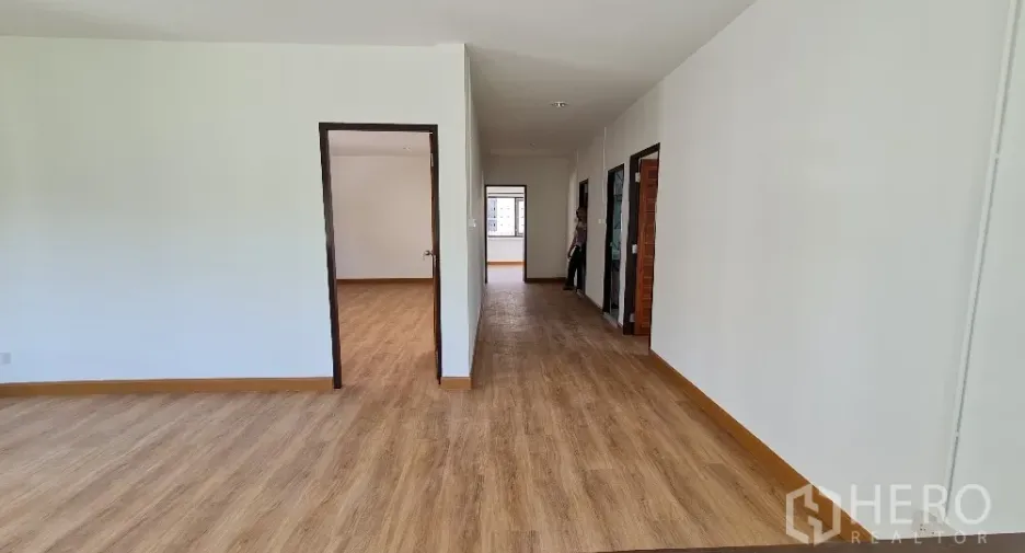 For rent 4 bedrooms house in Lat Phrao, Bangkok