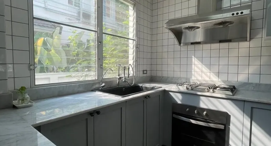 Casa en alquiler de 3 habitaciones en Prawet, Bangkok