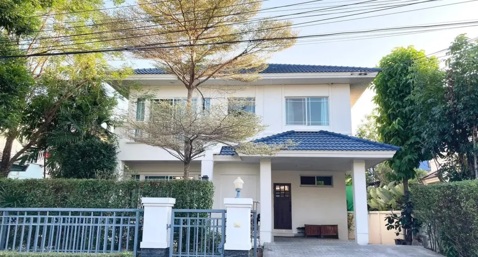Casa en alquiler de 3 habitaciones en Prawet, Bangkok