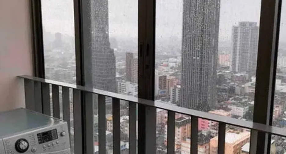 For rent 2 bedrooms condo in Ratchathewi, Bangkok
