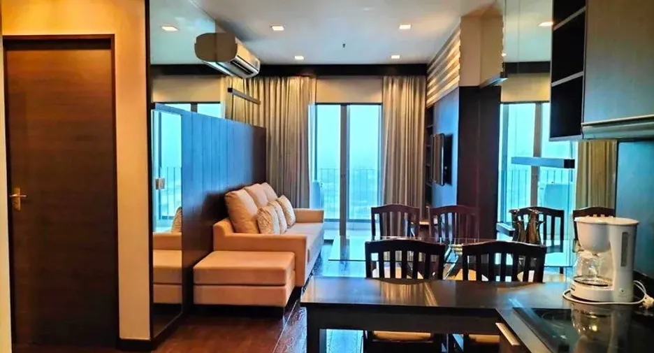 For rent 2 bedrooms condo in Ratchathewi, Bangkok