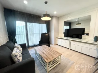 For rent 2 bedrooms condo in Khlong Toei, Bangkok