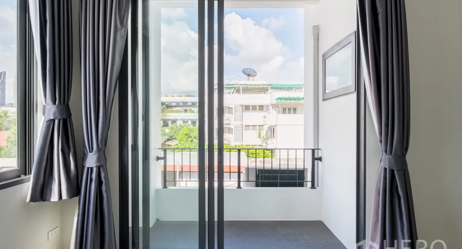 For rent 5 bedrooms office in Khlong Toei, Bangkok