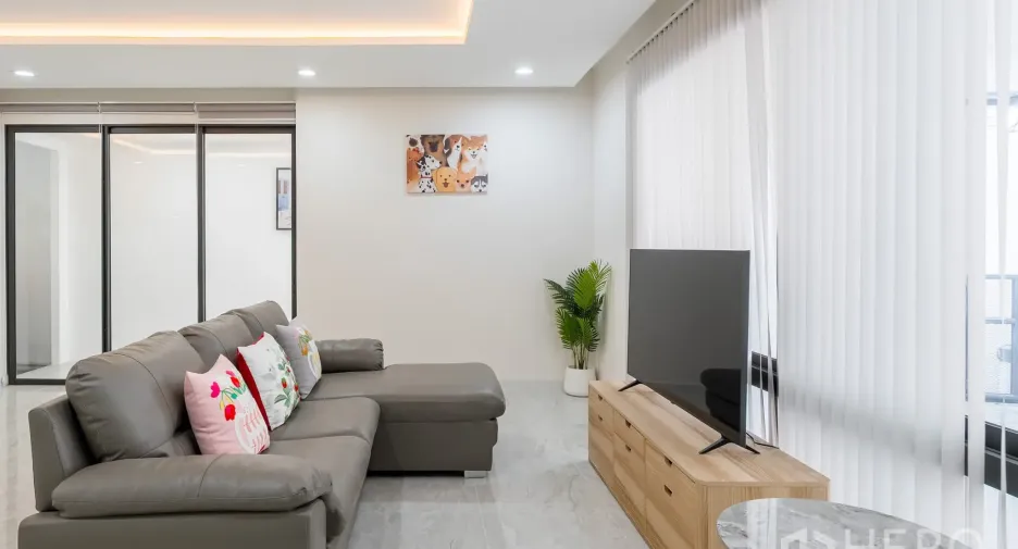 For rent 5 bedrooms office in Khlong Toei, Bangkok
