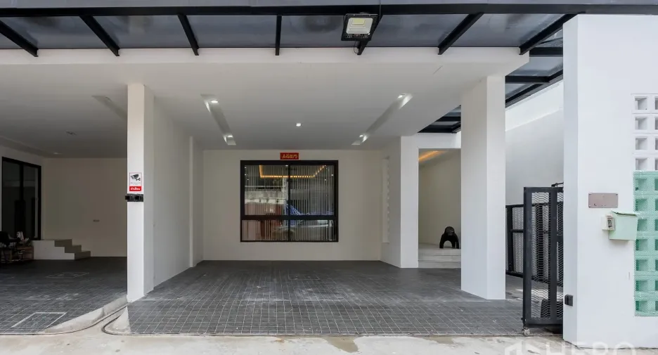 For rent 5 bedrooms office in Khlong Toei, Bangkok