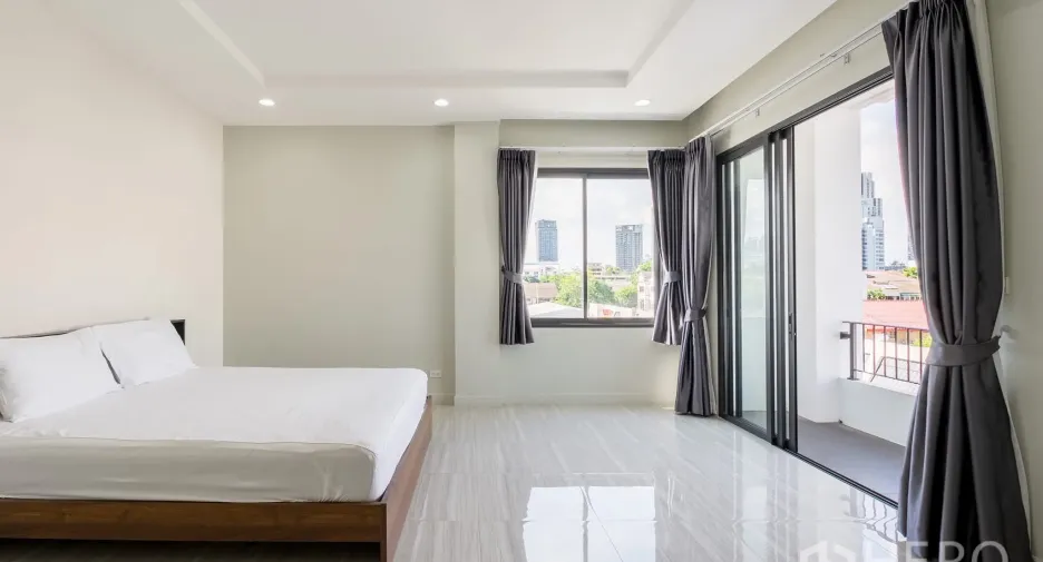For rent 5 bedrooms office in Khlong Toei, Bangkok