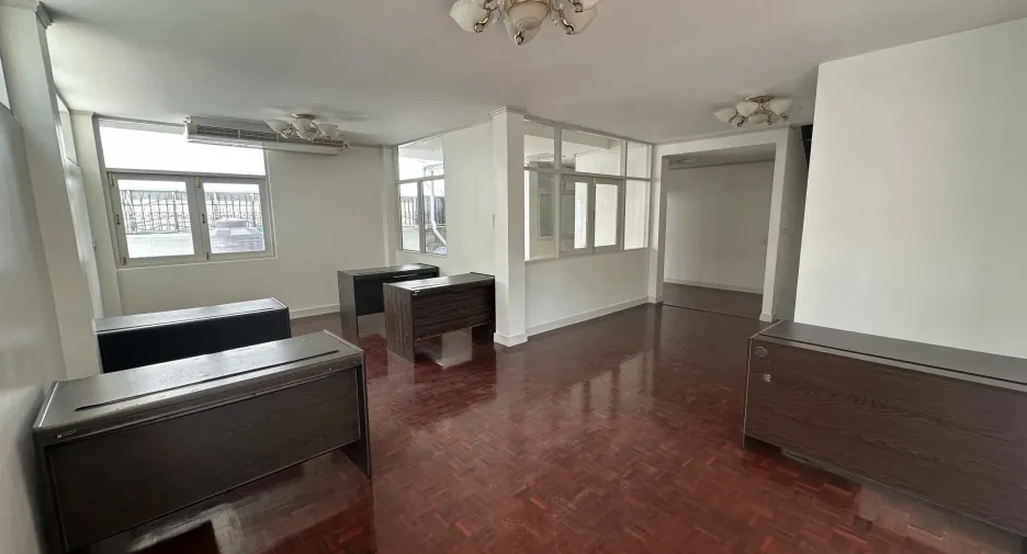For rent 1 bed office in Watthana, Bangkok