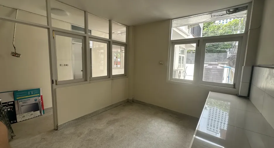 For rent 1 bed office in Watthana, Bangkok