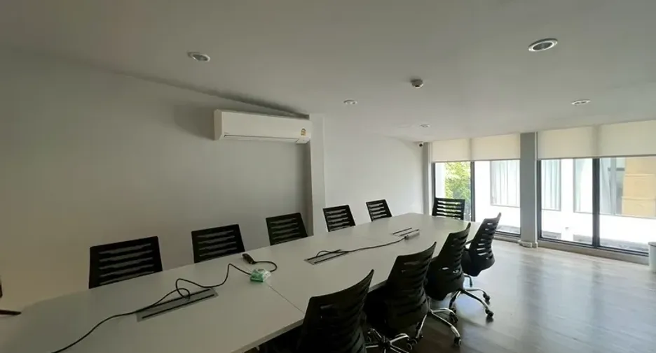 For rent and for sale office in Phra Khanong, Bangkok