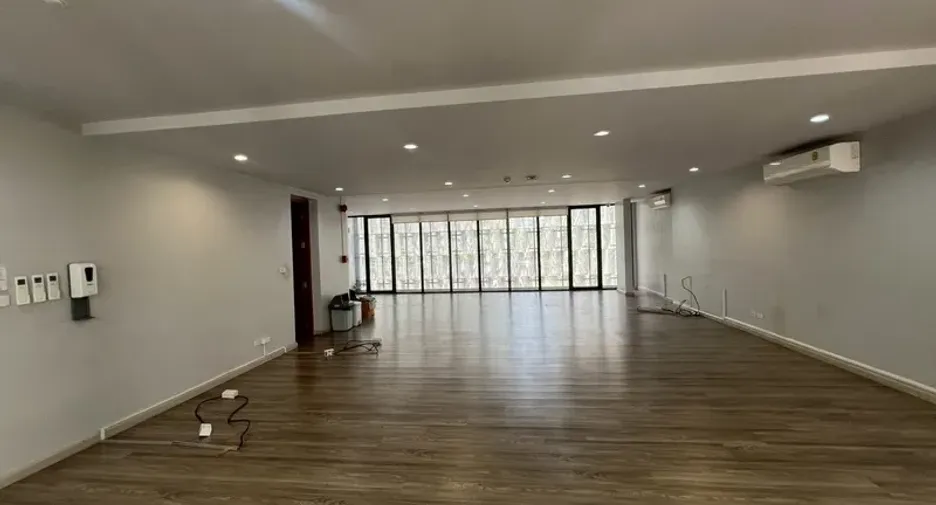 For rent and for sale office in Phra Khanong, Bangkok