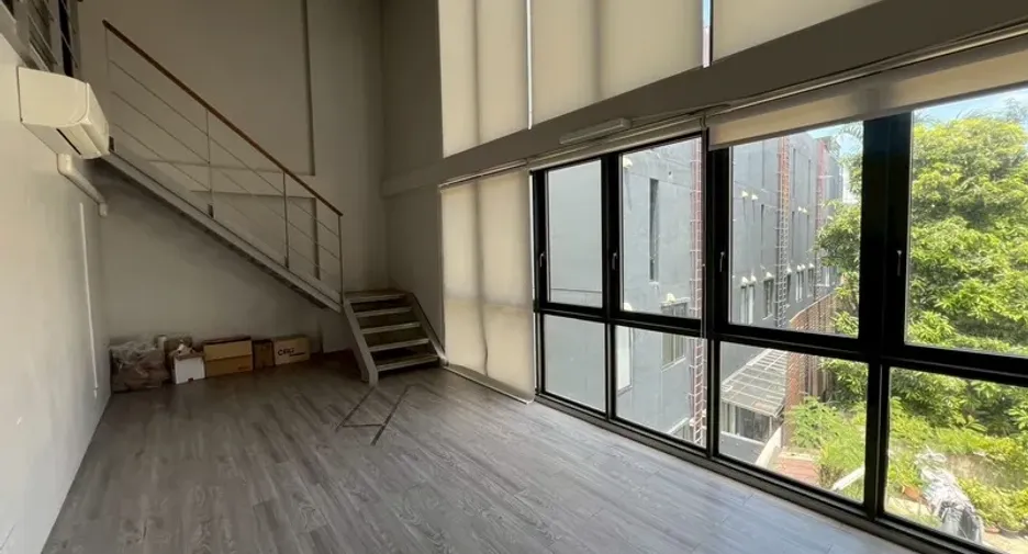 For rent and for sale office in Phra Khanong, Bangkok