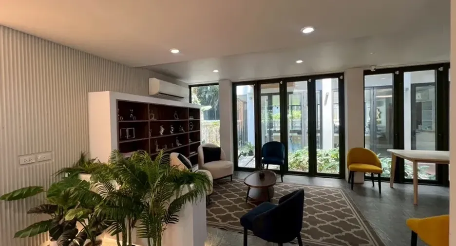 For rent and for sale office in Phra Khanong, Bangkok