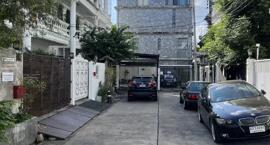 出租 3 卧室 办公室 在 Watthana, 曼谷