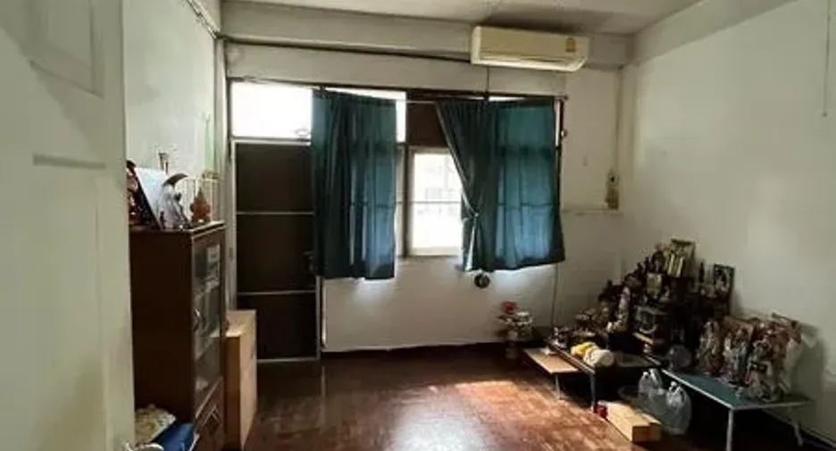 For rent retail Space in Khlong Toei, Bangkok
