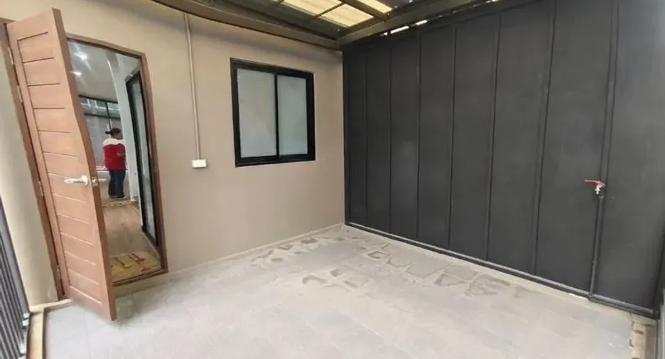 For rent and for sale 2 bedrooms retail Space in Pom Prap Sattru Phai, Bangkok