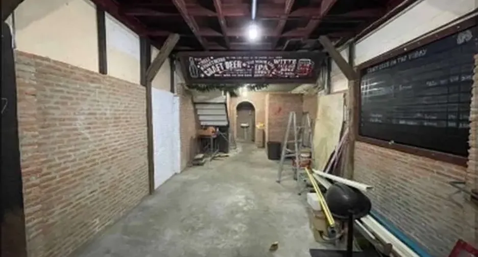 For rent retail Space in Pom Prap Sattru Phai, Bangkok