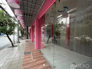 ให้เช่า พื้นที่ค้าปลีก ใน วัฒนา, กรุงเทพฯ