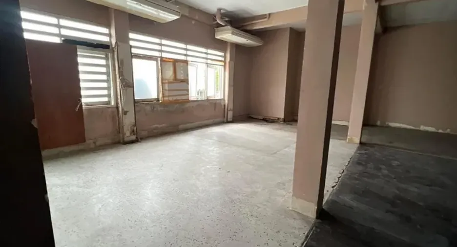 For rent retail Space in Watthana, Bangkok