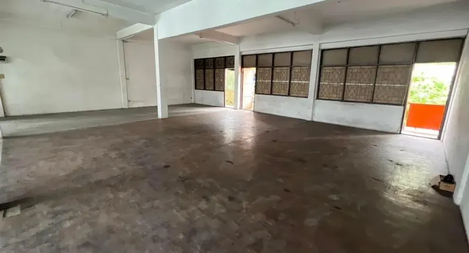 For rent retail Space in Watthana, Bangkok